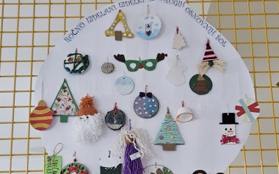 IZMENJAVA NOVOLETNIH OKRASKOV MED ŠOLAMI S PRILAGOJENIM PROGRAMOM